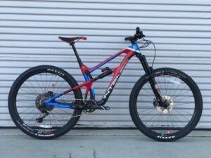 Intense Cycles 2019 Carbine 29 Pro carbon fiber mountain bike, medium