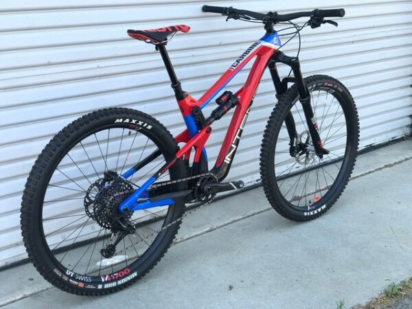 Intense Cycles 2019 Carbine 29 Pro carbon fiber mountain bike, medium