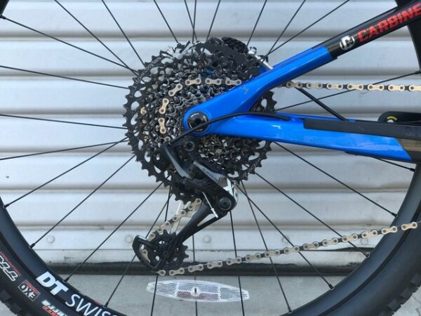 Intense Cycles 2019 Carbine 29 Pro carbon fiber mountain bike, medium