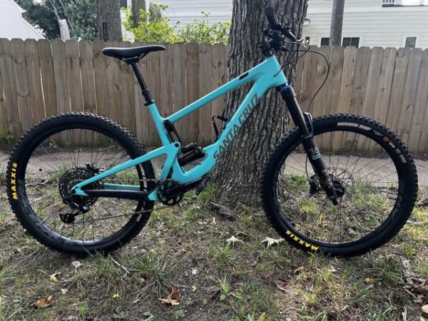 2019 Santa Cruz Bronson C Large Mountain Bike