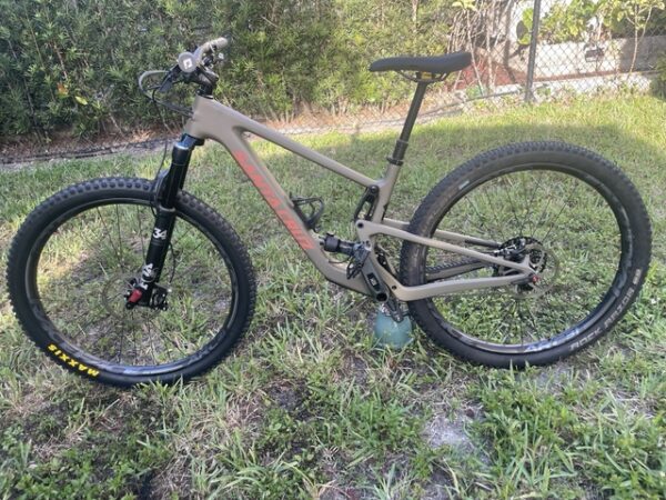 2022 Santa Cruz Tallboy C