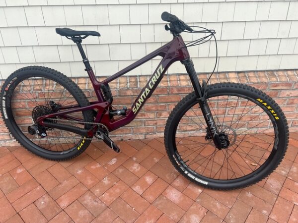 2023 Santa Cruz Hightower 3 C Carbon Frame R-Build Large Purple