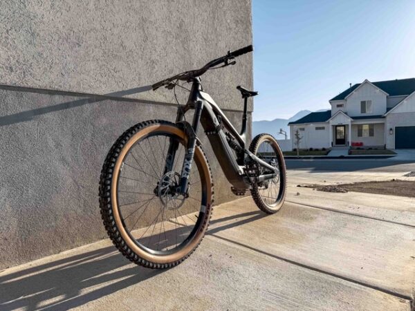 2024 YT Decoy Core 3 - E-MTB Enduro Electric Mountain Bike Carbon Fiber Aluminum - Image 2