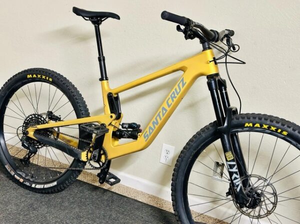 2022 Santa Cruz Bronson C full suspension mountain bike - Image 2