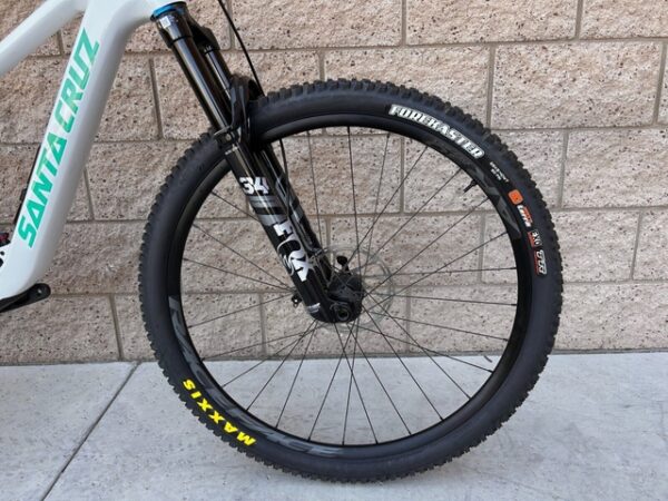 2024 Santa Cruz Tallboy 5 Carbon C 29 S-Kit Med White Full Suspension MTB Downcountry - Image 3