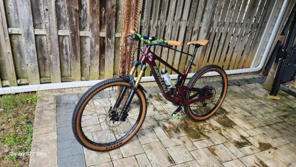 2023 Santa Cruz Hightower 3 C Carbon Frame R-Build Large Purple - Image 3