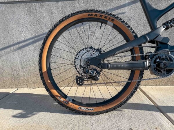 2024 YT Decoy Core 3 - E-MTB Enduro Electric Mountain Bike Carbon Fiber Aluminum - Image 7