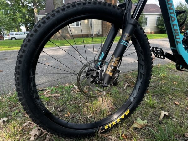 2019 Santa Cruz Bronson C Large Mountain Bike - Image 7