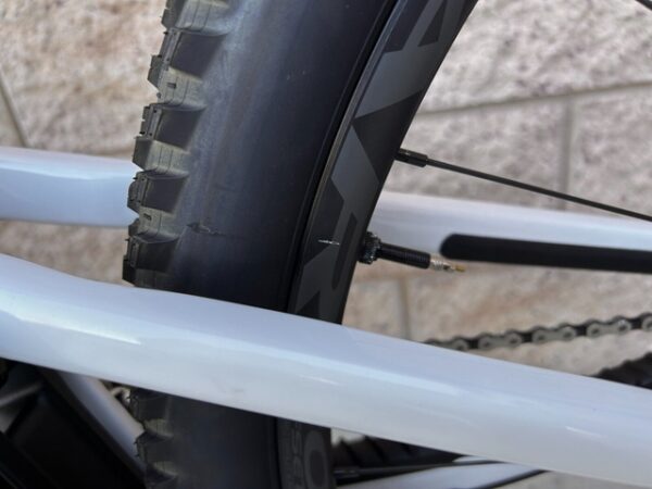 2024 Santa Cruz Tallboy 5 Carbon C 29 S-Kit Med White Full Suspension MTB Downcountry - Image 10